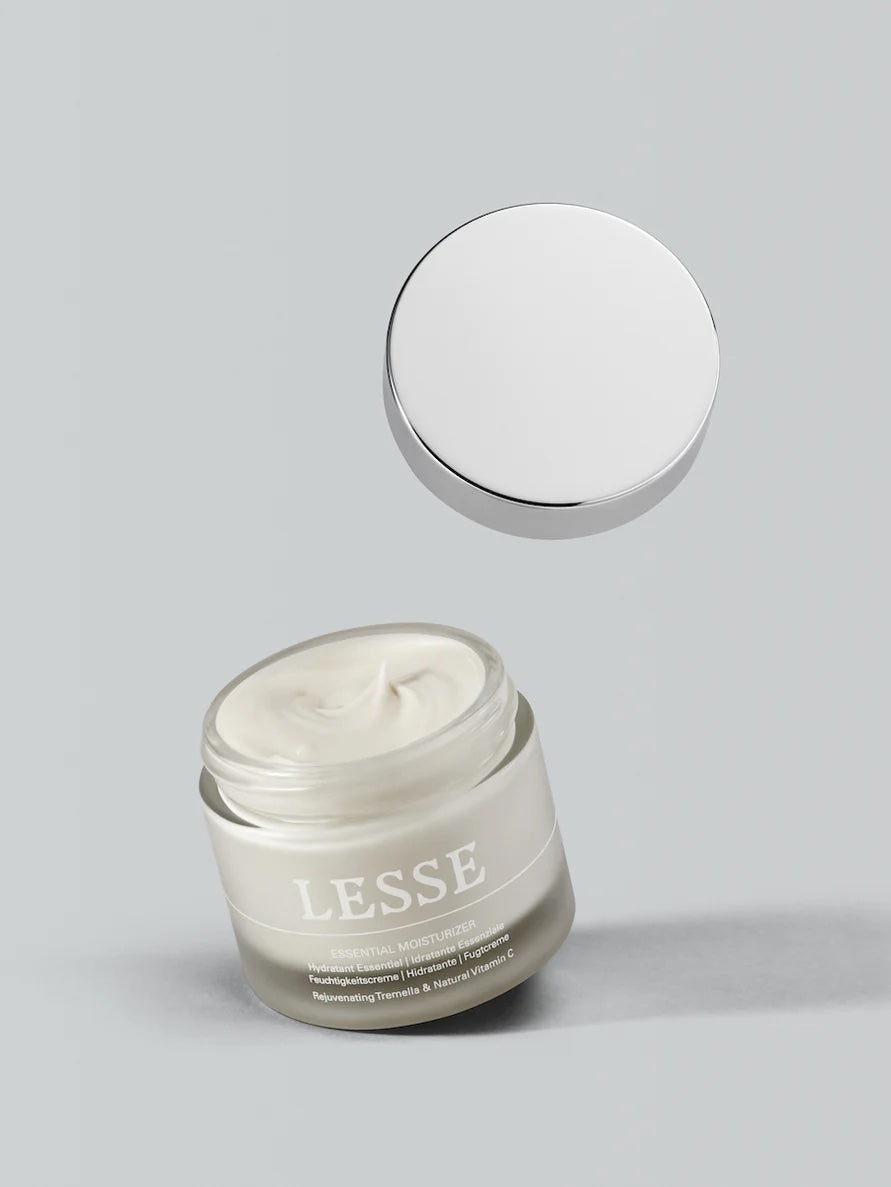 LESSE_EssentialMoisturizer_900x1200_6c395cf3-1133-4e73-898e-0d148d00917c_950x1187_crop_center